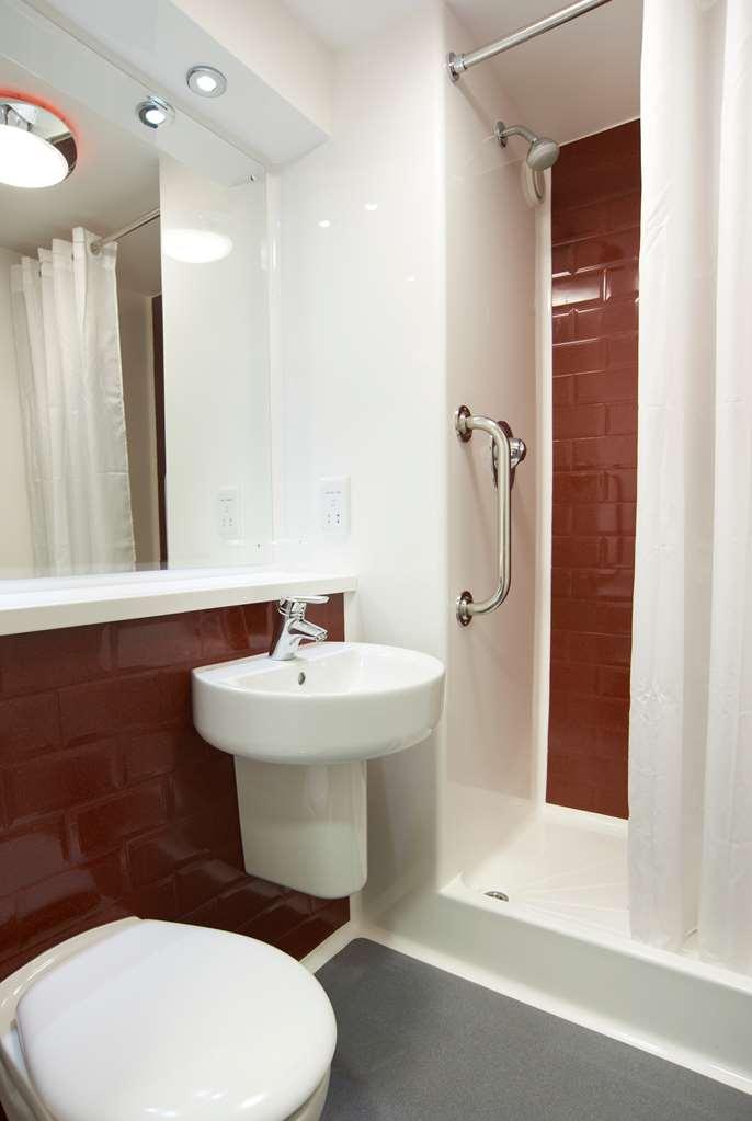 Travelodge Clacton On Sea Central Room photo